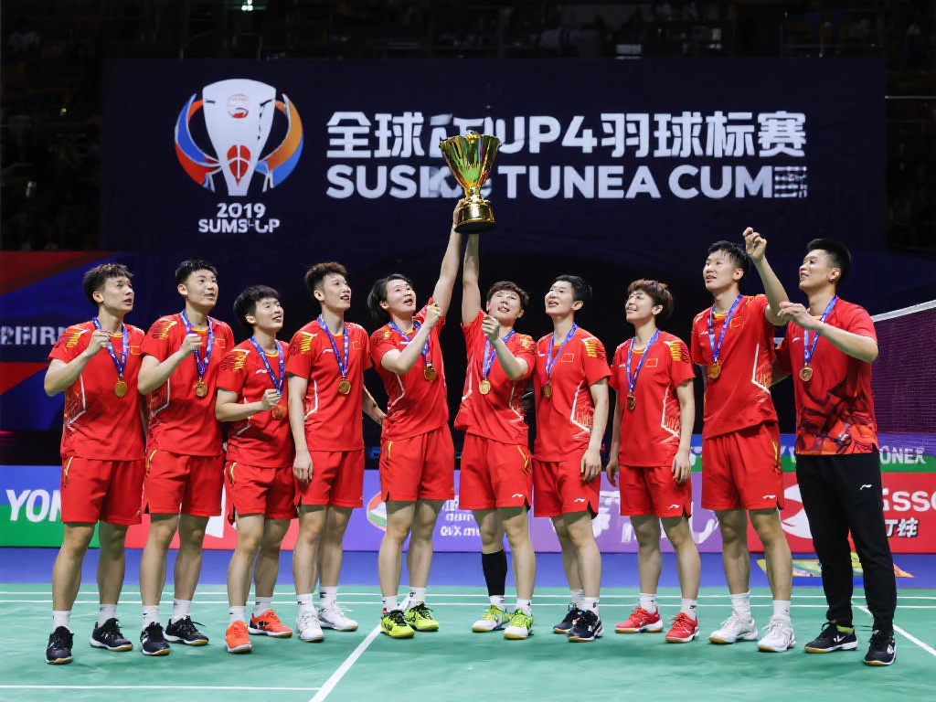 足协官方宣布：武汉三镇姜至鹏怒喷边裁被停赛5场罚款5万